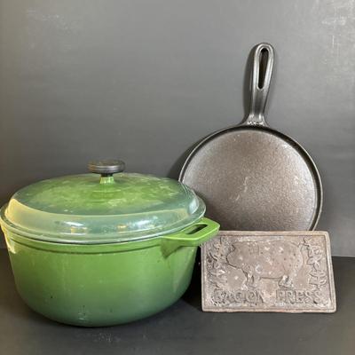 LOT 91: Tramontina 6.5qt. Cast Iron Enamel Dutch Oven, T-Fal Round Cast Iron Pan & Cast-Iron Bacon Press