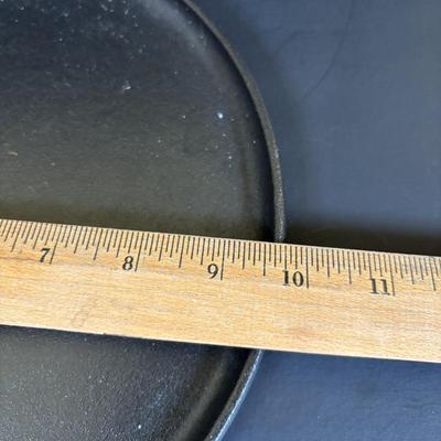 LOT 91: Tramontina 6.5qt. Cast Iron Enamel Dutch Oven, T-Fal Round Cast Iron Pan & Cast-Iron Bacon Press