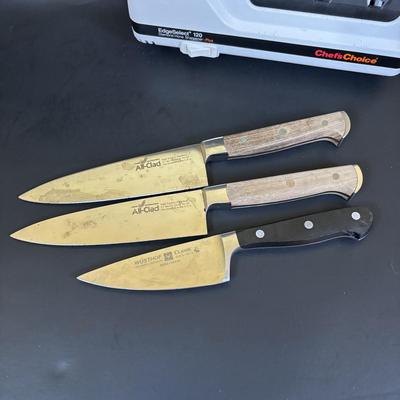 LOT 93: Chef's Choice Electric Knife Sharpener along with Assorted Kitchen Cutlery