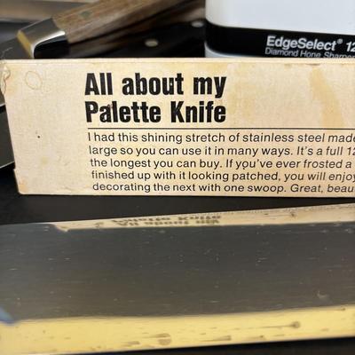 LOT 93: Chef's Choice Electric Knife Sharpener along with Assorted Kitchen Cutlery