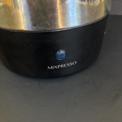 LOT 96: Vintage Farberware & Mixpresso Electric Percolator Coffee Pots & Cosori Electric Glass Kettle