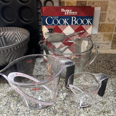 LOT 100: Kitchen Cabinet Finds: Baking Pans, Pampered Chef Glass Mixing Pitcher, Braun Turbo Handheld Mixer, All-Clad Measuring Cups...