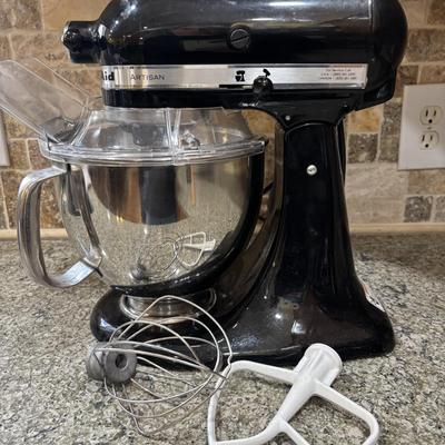 LOT 102: Kitchen Aid Stand Mixer Model KSM150PSOB
