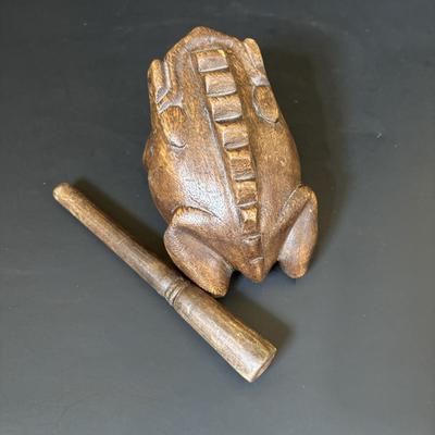 LOT 109: Amber Glass Frog Accent Lamp, Wooden Frog Guiro Percussion Instrument & Picture Frame