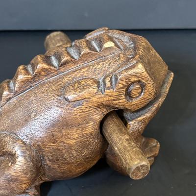 LOT 109: Amber Glass Frog Accent Lamp, Wooden Frog Guiro Percussion Instrument & Picture Frame