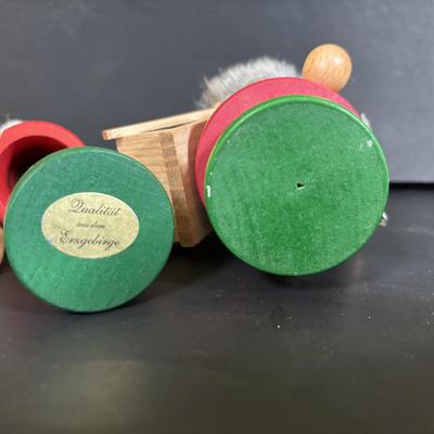 LOT 110: Collection of 3 Traditional German Incense Smokers, Log Cabin Incense Burner & Slatkin & Co. Holiday House Lumiary