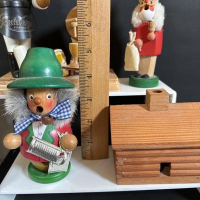 LOT 110: Collection of 3 Traditional German Incense Smokers, Log Cabin Incense Burner & Slatkin & Co. Holiday House Lumiary