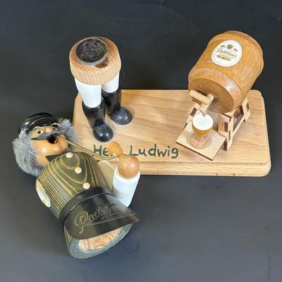 LOT 110: Collection of 3 Traditional German Incense Smokers, Log Cabin Incense Burner & Slatkin & Co. Holiday House Lumiary