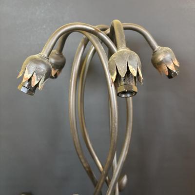 LOT 118: Pink Pond Lily Accent Lamp w/5 Lights