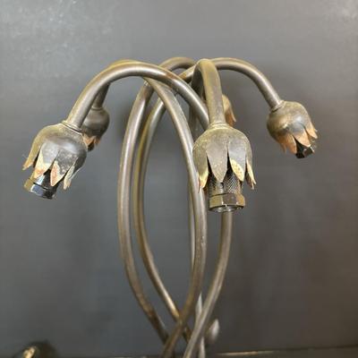 LOT 118: Pink Pond Lily Accent Lamp w/5 Lights