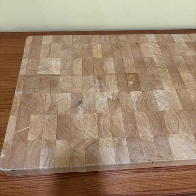 LOT 122: Butcher Block Cutting Board (17.5" x 30") & More