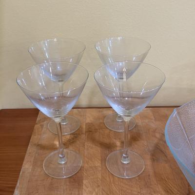 LOT 122: Butcher Block Cutting Board (17.5" x 30") & More