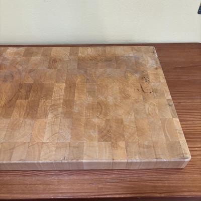 LOT 122: Butcher Block Cutting Board (17.5" x 30") & More