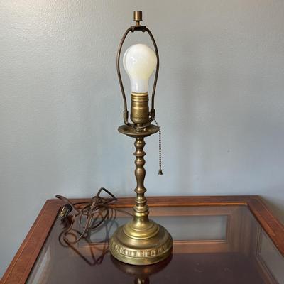 LOT 125: Display Side Table & Vintage Brass Lamp