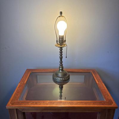 LOT 125: Display Side Table & Vintage Brass Lamp