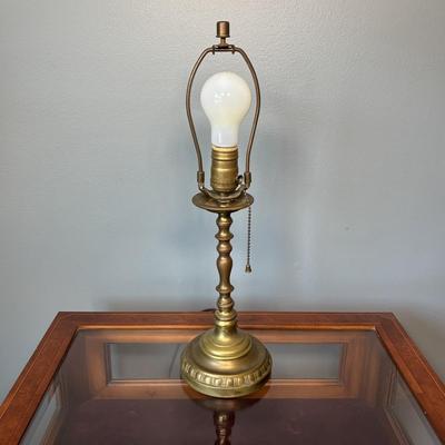 LOT 125: Display Side Table & Vintage Brass Lamp