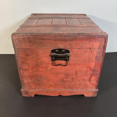 LOT 131: Seaside Collection of Light Houses, Oil Painting, Fish Platter & Wooden Chest