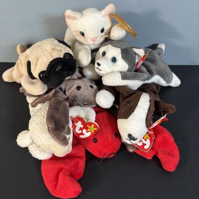 LOT 132: Large Collection of Ty Beanie Babies (33)