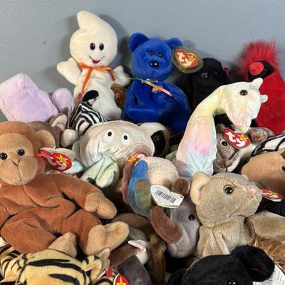LOT 133: Large Collection of Beanie Babies (29)