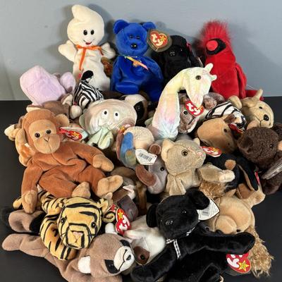 LOT 133: Large Collection of Beanie Babies (29)