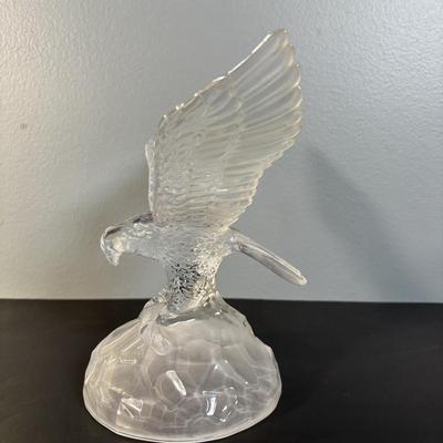 LOT 134: Country Landscape Etching, Vintage Native American Jar, Maltese Falcon Replica & Cristal Darqueas Eagle