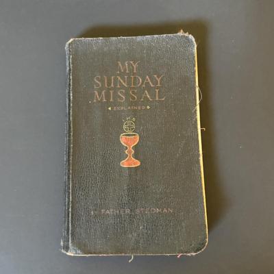 LOT 135: Vintage Goebel Flight Out of Egypt Nativity Figurine & Reglious Items