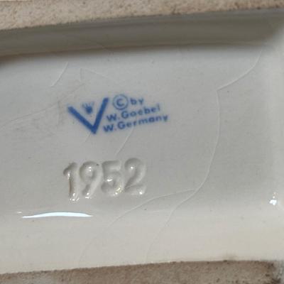 LOT 135: Vintage Goebel Flight Out of Egypt Nativity Figurine & Reglious Items