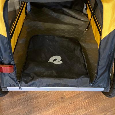 LOT 145: Retrospec Rolling Rover Pet Bike Trailer