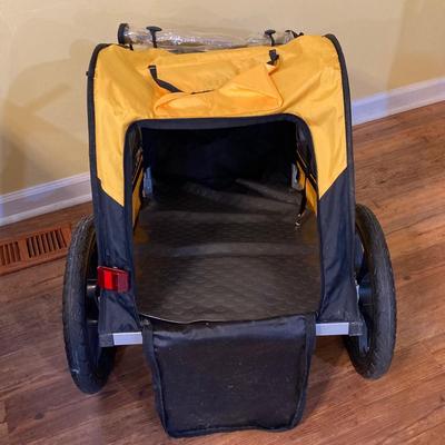 LOT 145: Retrospec Rolling Rover Pet Bike Trailer