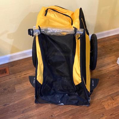 LOT 145: Retrospec Rolling Rover Pet Bike Trailer