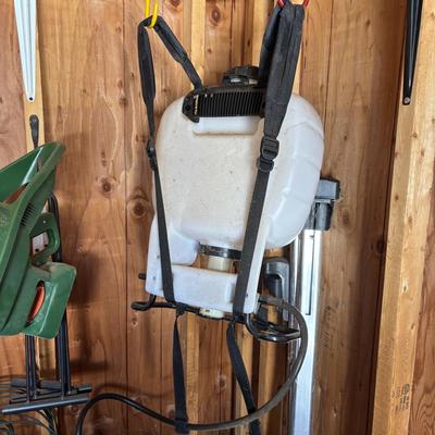 LOT 157: Shed Cleanout: Round-up Backpack Sprayer, Kayak/Canoe Roof Rack, Traveling Lawn Sprinkler