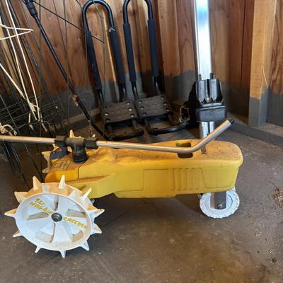 LOT 157: Shed Cleanout: Round-up Backpack Sprayer, Kayak/Canoe Roof Rack, Traveling Lawn Sprinkler