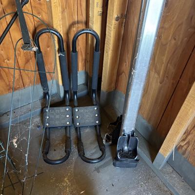 LOT 157: Shed Cleanout: Round-up Backpack Sprayer, Kayak/Canoe Roof Rack, Traveling Lawn Sprinkler
