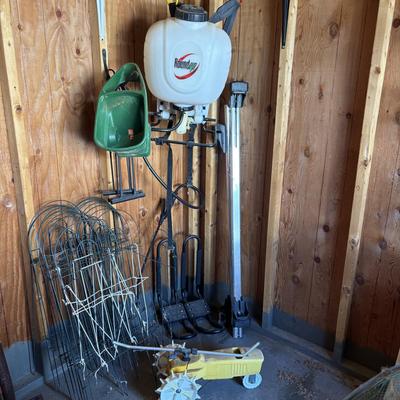 LOT 157: Shed Cleanout: Round-up Backpack Sprayer, Kayak/Canoe Roof Rack, Traveling Lawn Sprinkler