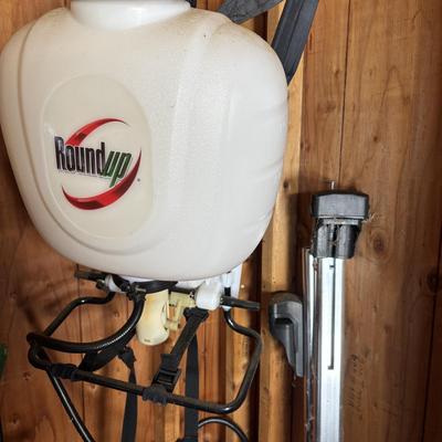 LOT 157: Shed Cleanout: Round-up Backpack Sprayer, Kayak/Canoe Roof Rack, Traveling Lawn Sprinkler