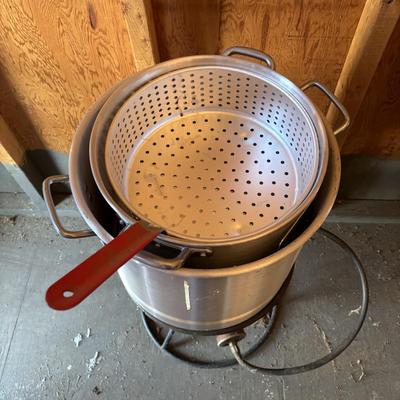 LOT 158: Outdoor Propane Turkey Fryer/Cooker