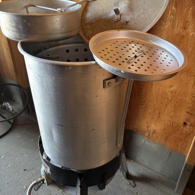 LOT 159: Bayou Classica Outdoor Cooker