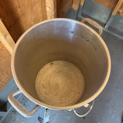 LOT 159: Bayou Classica Outdoor Cooker