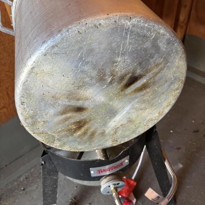 LOT 159: Bayou Classica Outdoor Cooker