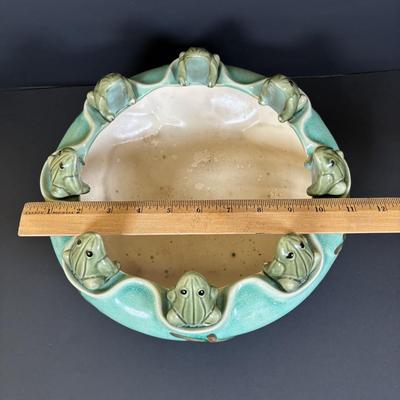 LOT 163: Vintage Ceramic Frog Planter