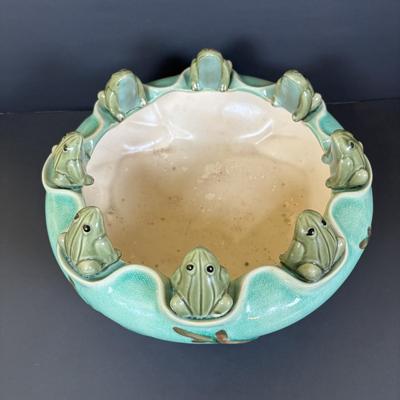 LOT 163: Vintage Ceramic Frog Planter