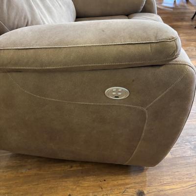 LOT 164: Power Recliner