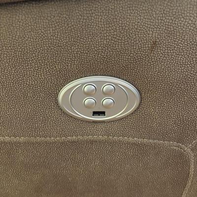 LOT 164: Power Recliner