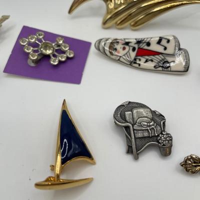 Nice selection of vintage pins