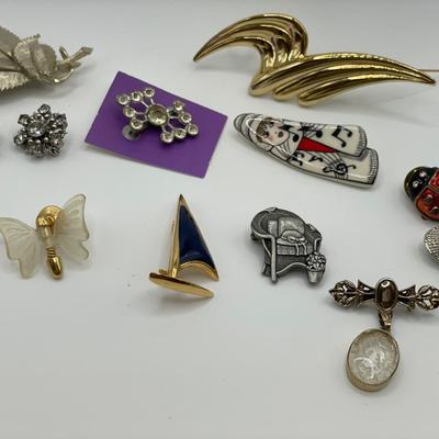 Nice selection of vintage pins