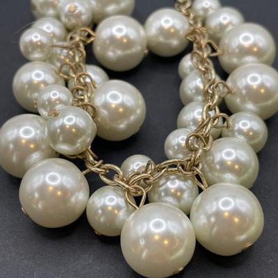 White theme necklaces and one bracelet