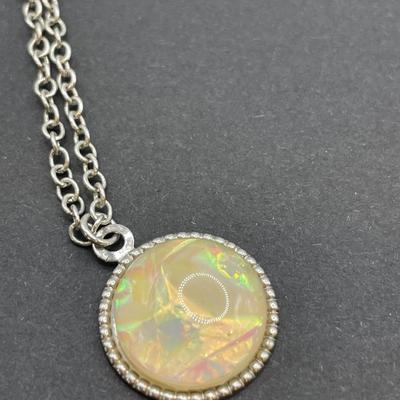 White theme necklaces and one bracelet