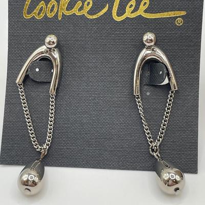 Cookie Lee bracelet and earrings