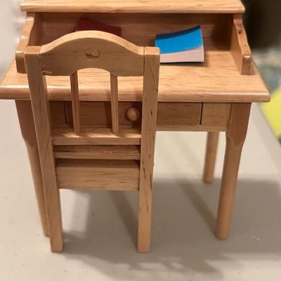 Doll desk