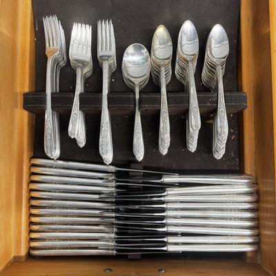 Vintage Nobility Plate Silverplate Flatware Set – Floral Pattern – Service for 12 (Approx.)